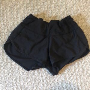 black lulu lemon shorts
